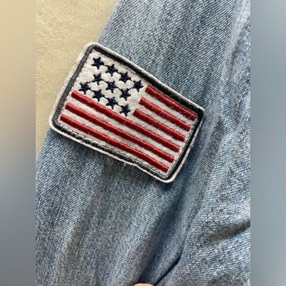 American Eagle Denim oversized shirt with Fun Patches - Picture 3 of 7